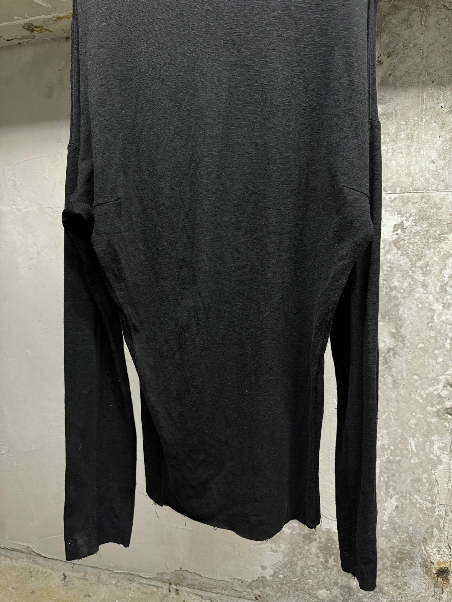 Julius_7 SS12 "edge;" Cupro Linen Multi Panel Long-sleeves