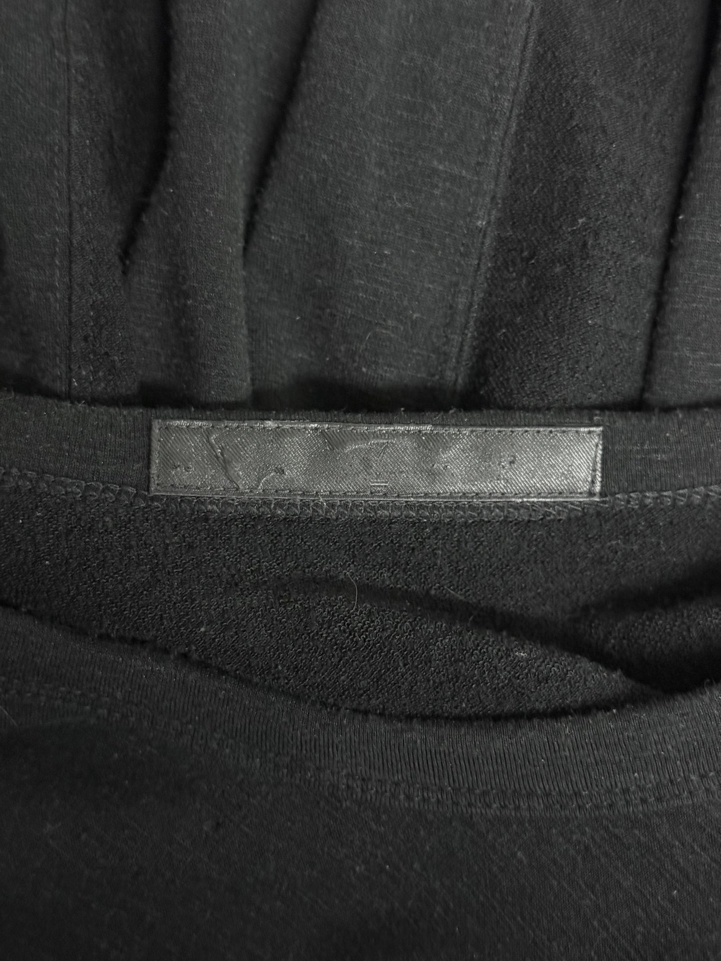 Julius_7 SS12 "edge;" Cupro Linen Multi Panel Long-sleeves