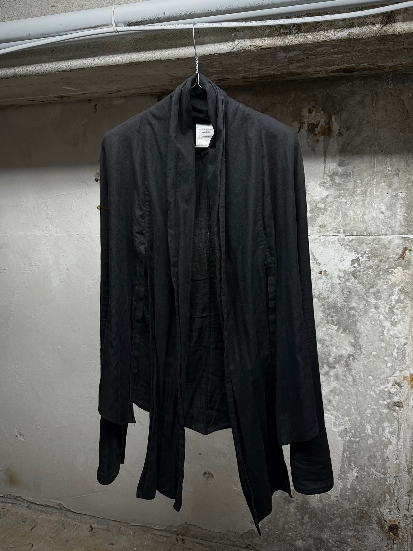 Julius_7 AW07 "UNTITLED;" Open Front Attached Scarf Long-sleeves