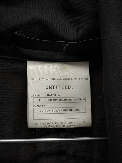 Julius_7 AW07 "UNTITLED;" Open Front Attached Scarf Long-sleeves