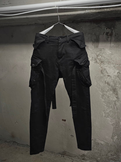 Julius_7 SS21 "_PERMANENT" Gas-Mask Cargo Slim Fit Denim