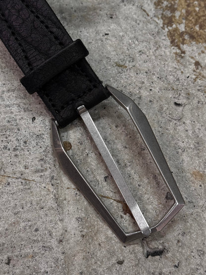 Julius_7 AW24 "rift;" Black Bison Leather Prism Buckle Belt