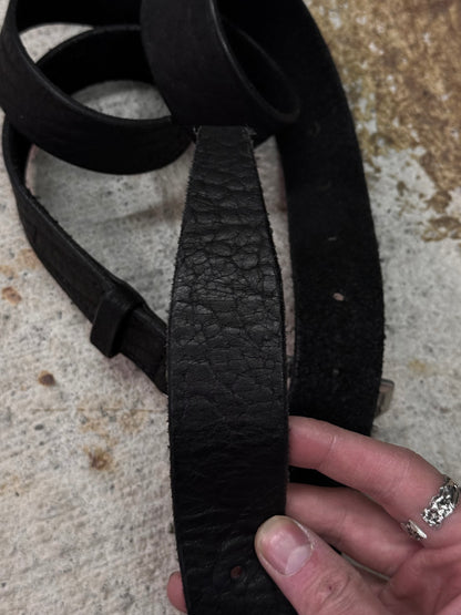 Julius_7 AW24 "rift;" Black Bison Leather Prism Buckle Belt