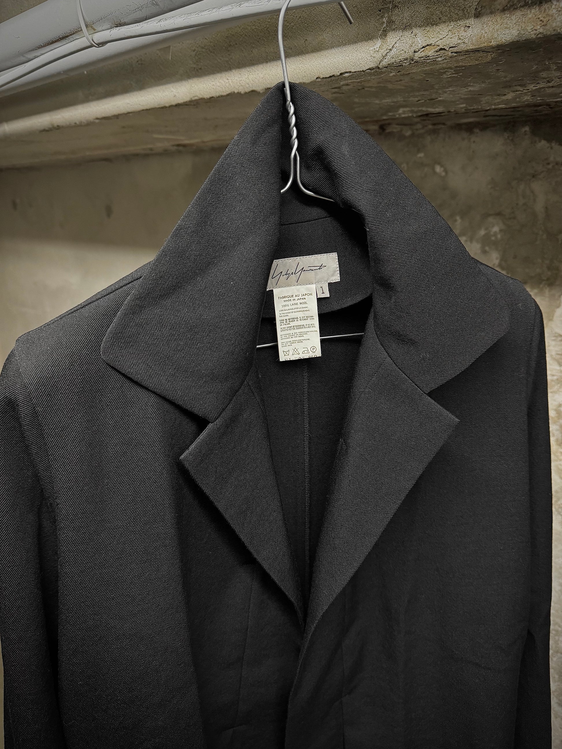 Yohji Yamamoto AW04 Unlined Open-front Wool Blazer detail | DRIEW GARMENTS