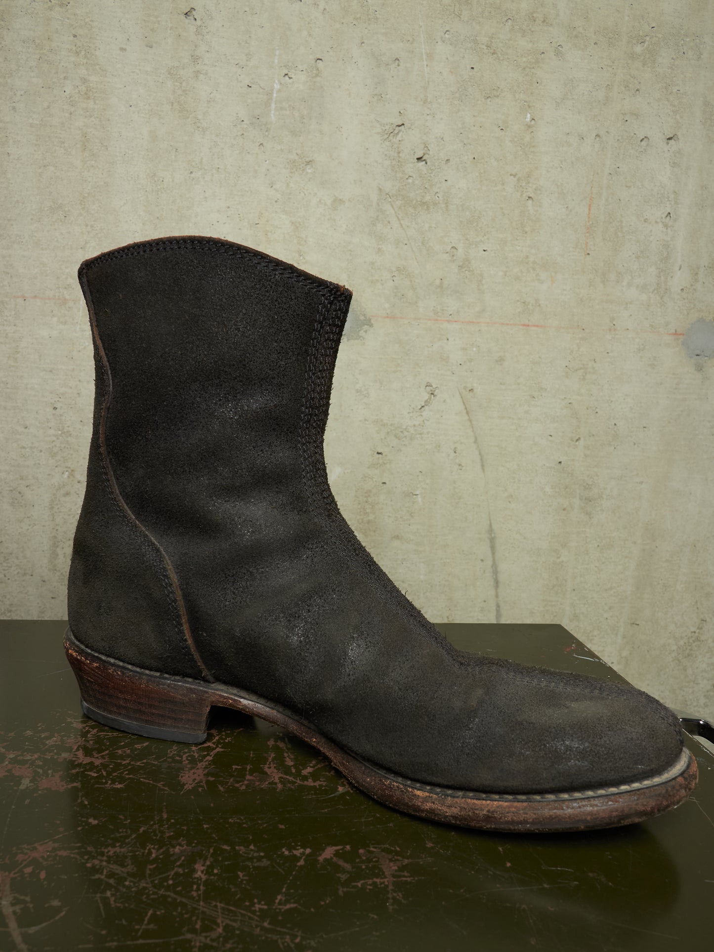 Julius_7 SS10-11 “neurbanvolker;” Reverse Cow Leather Back Zip Boots