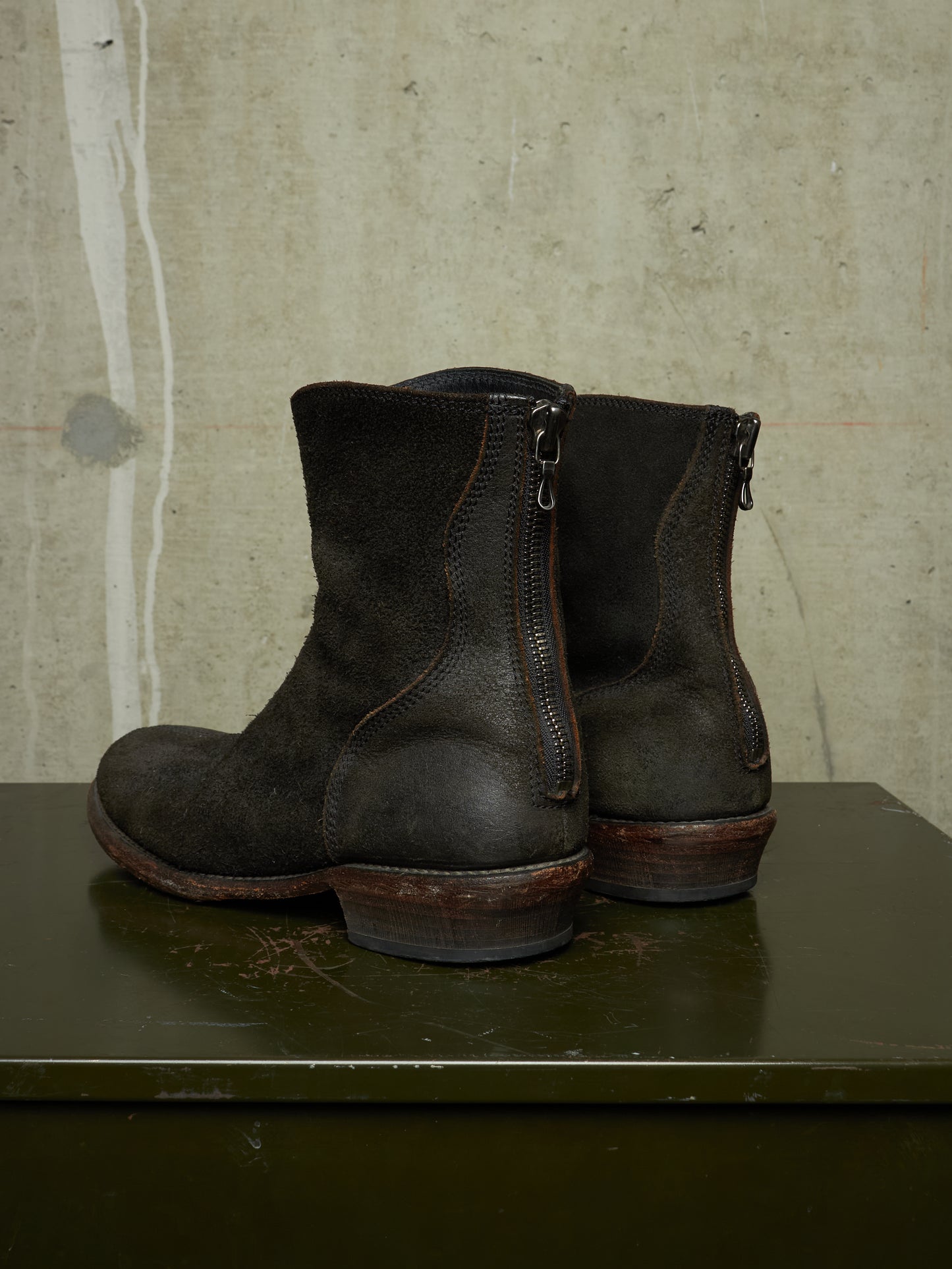 Julius_7 SS10-11 “neurbanvolker;” Reverse Cow Leather Back Zip Boots