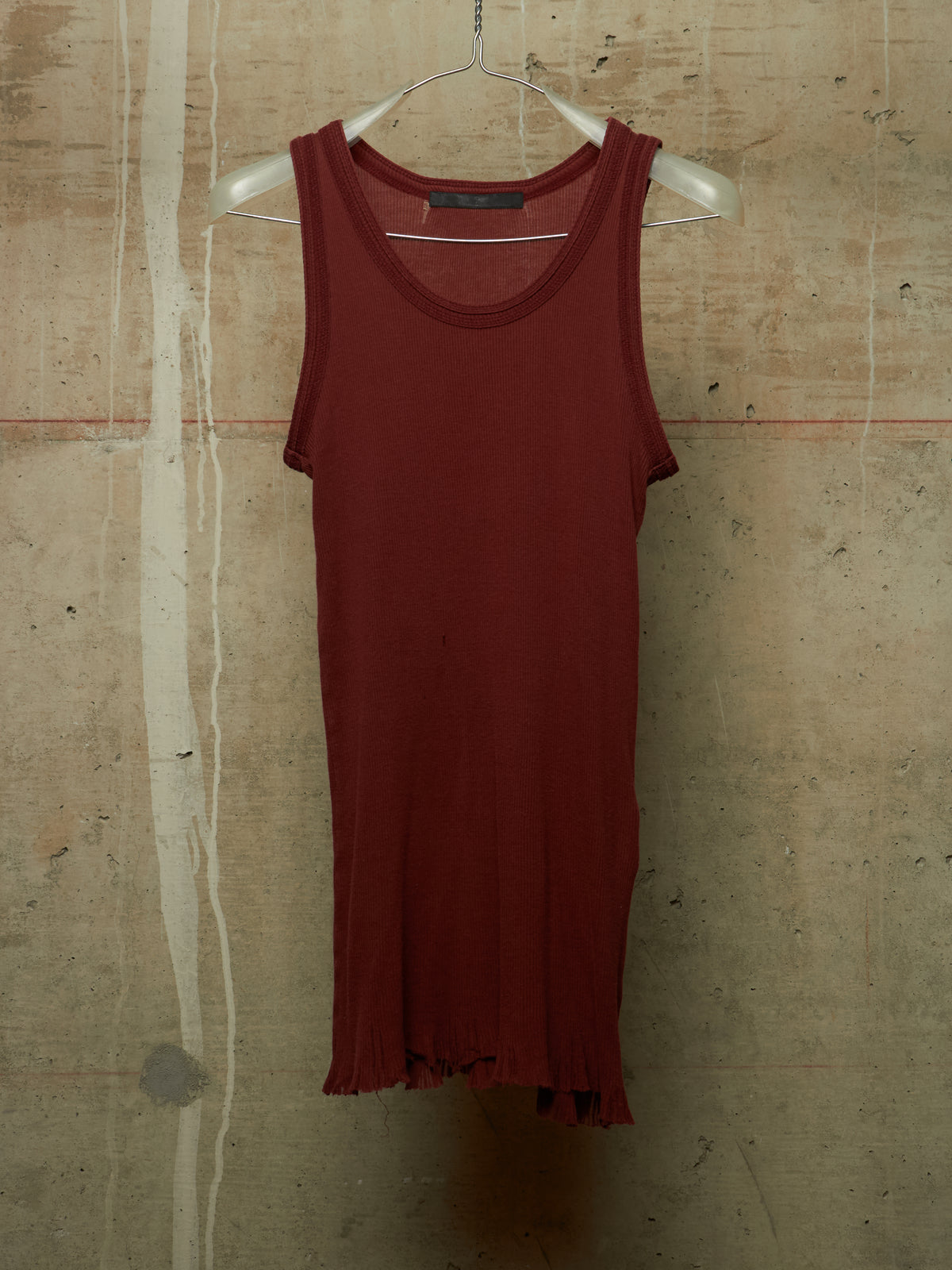 Julius_7 AW09 “PROTECTION_ISM;” Wine Red Raw Hem Rib Knit Tank Top