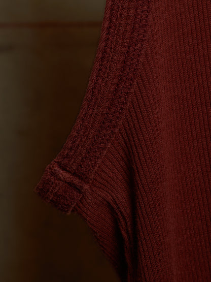 Julius_7 AW09 “PROTECTION_ISM;” Wine Red Raw Hem Rib Knit Tank Top