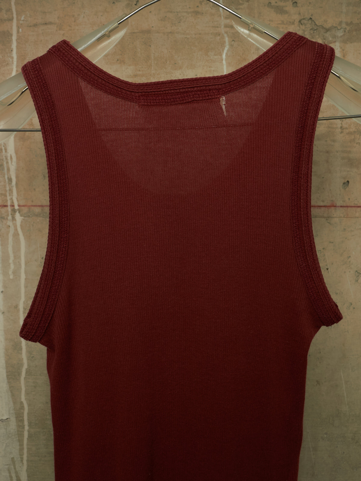 Julius_7 AW09 “PROTECTION_ISM;” Wine Red Raw Hem Rib Knit Tank Top