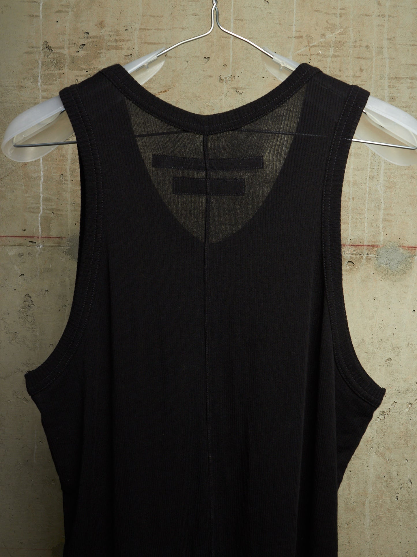 Julius_7 SS23 “PERMANENT;” Black Shredded Hem Rib Knit Tank Top