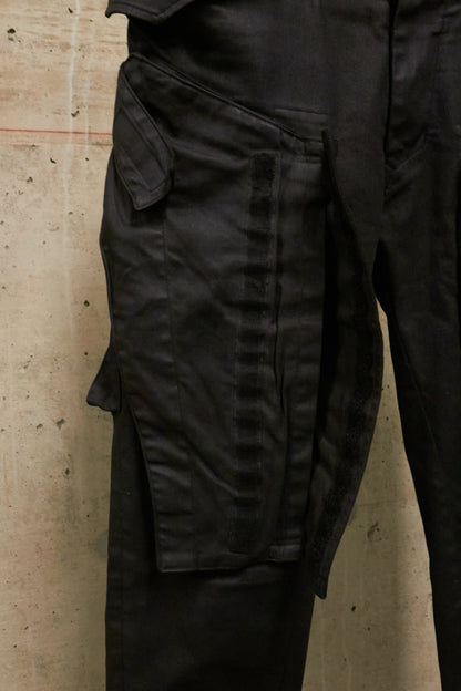 Julius_7 AW16-17 "beast;" WaxCoated Vertical Gas-Mask Cargo Denim