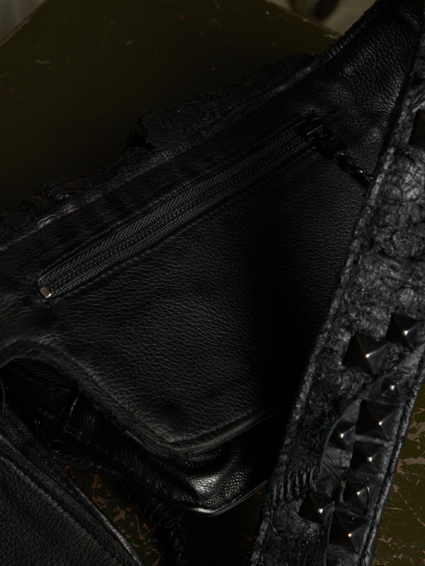 KMRii ‘1101-BG01 KB-Scorpion’ Distressed Leather Hand-stitched Tassel Waist Belt Bag