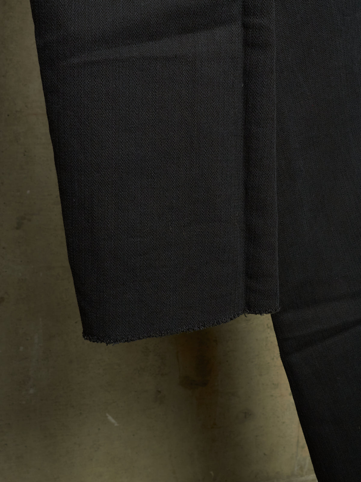 Label Under Construction 2010s Washed Black Cotton Linen Herringbone Twisted Hem Skinny Pants