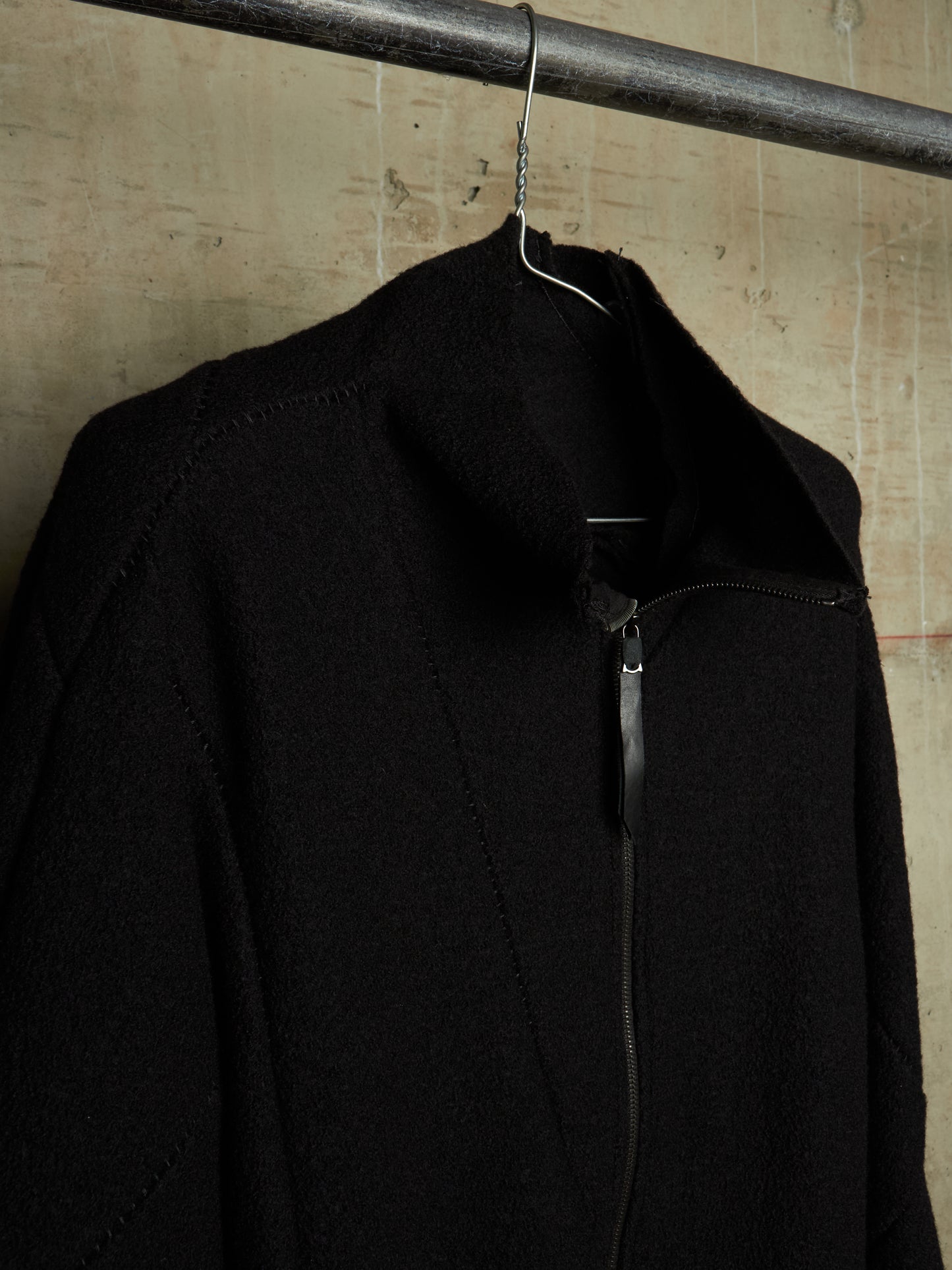LEON EMANUEL BLANCK 'DIS-M-SJ/02' Virgin Wool Overlock Distortion Strait Jacket