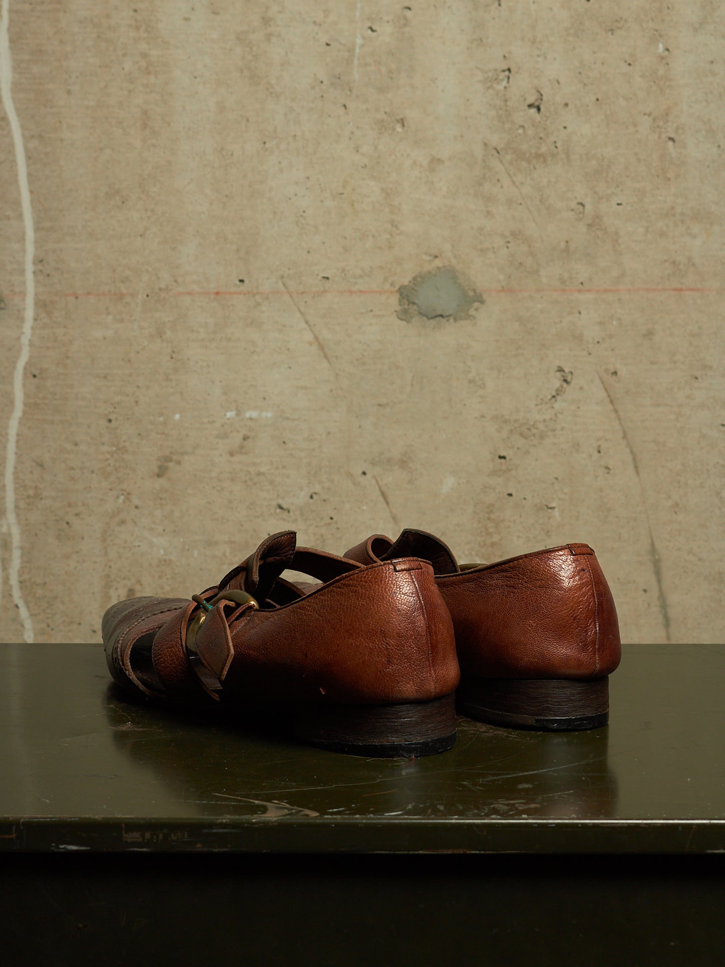 MiharaYasuhiro 00s Brown Goat Leather Brogue Buckle Cut-out Derbies