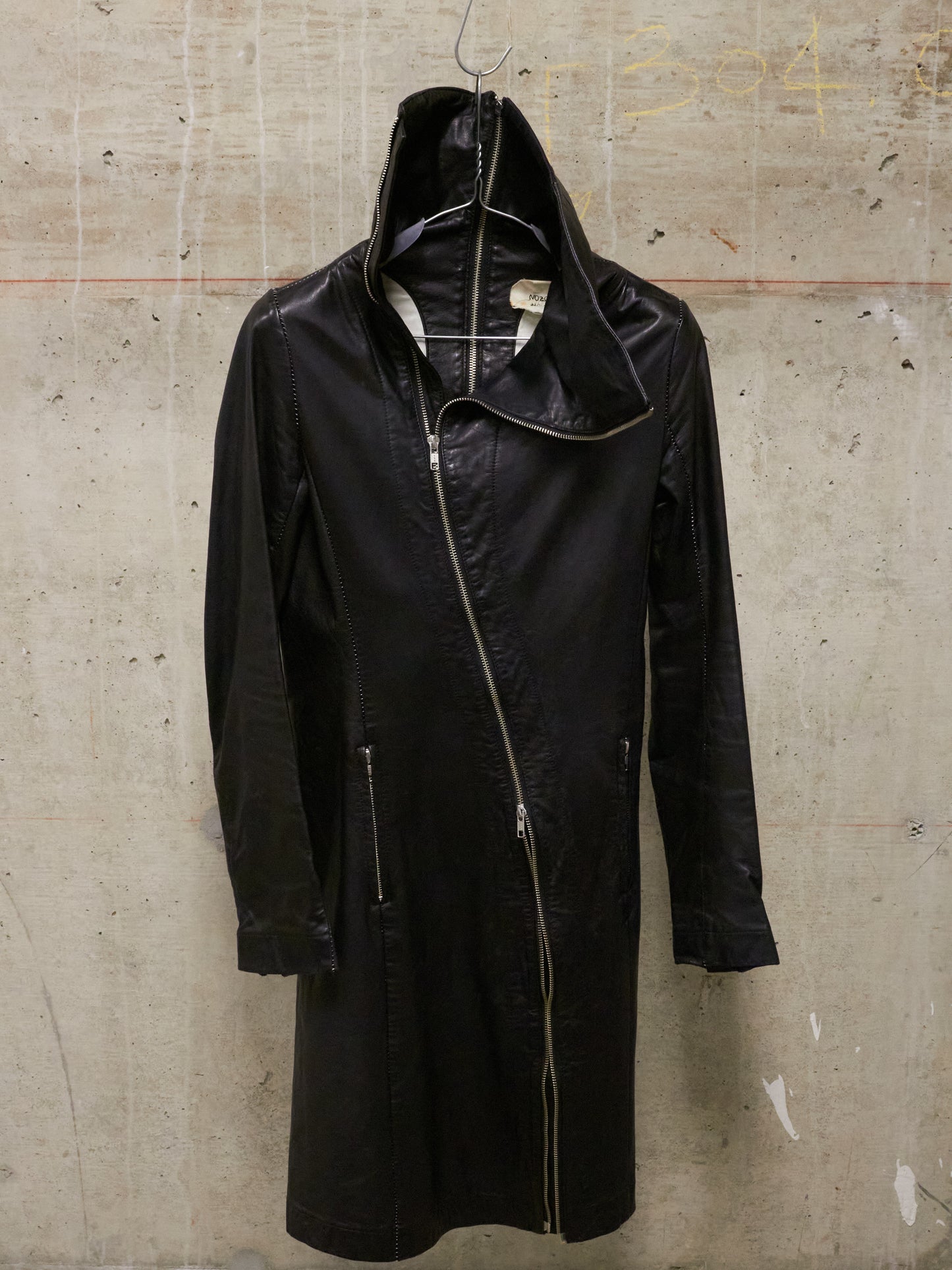 Nozomi Ishiguro HAUTE COUTURE AW12-13 Asymmetric Overlock High-Neck Spiral Zip Lambskin Leather Coat