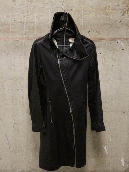 Nozomi Ishiguro HAUTE COUTURE AW12-13 Asymmetric Overlock High-Neck Spiral Zip Lambskin Leather Coat