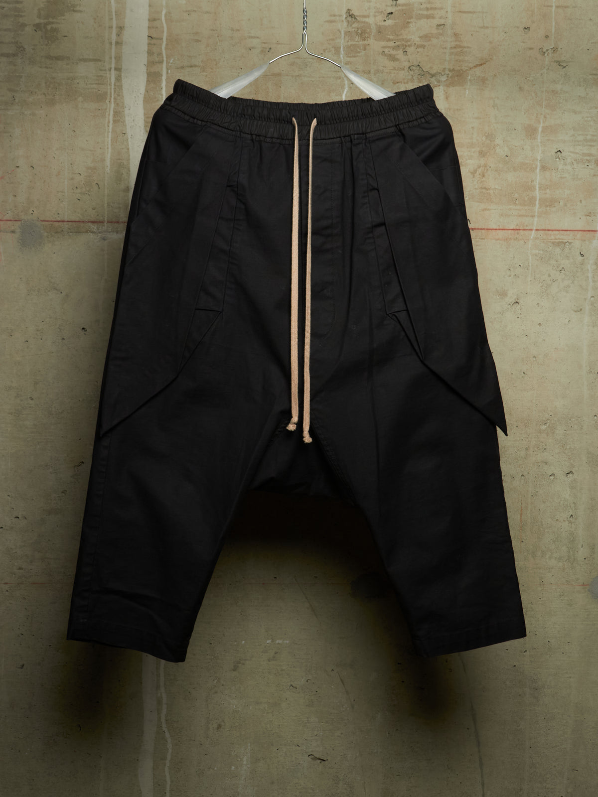 Rick Owens DRKSHDW AW16 "MASTODON" Black Protruding Pockets Drop-Crotch Cargo Capris