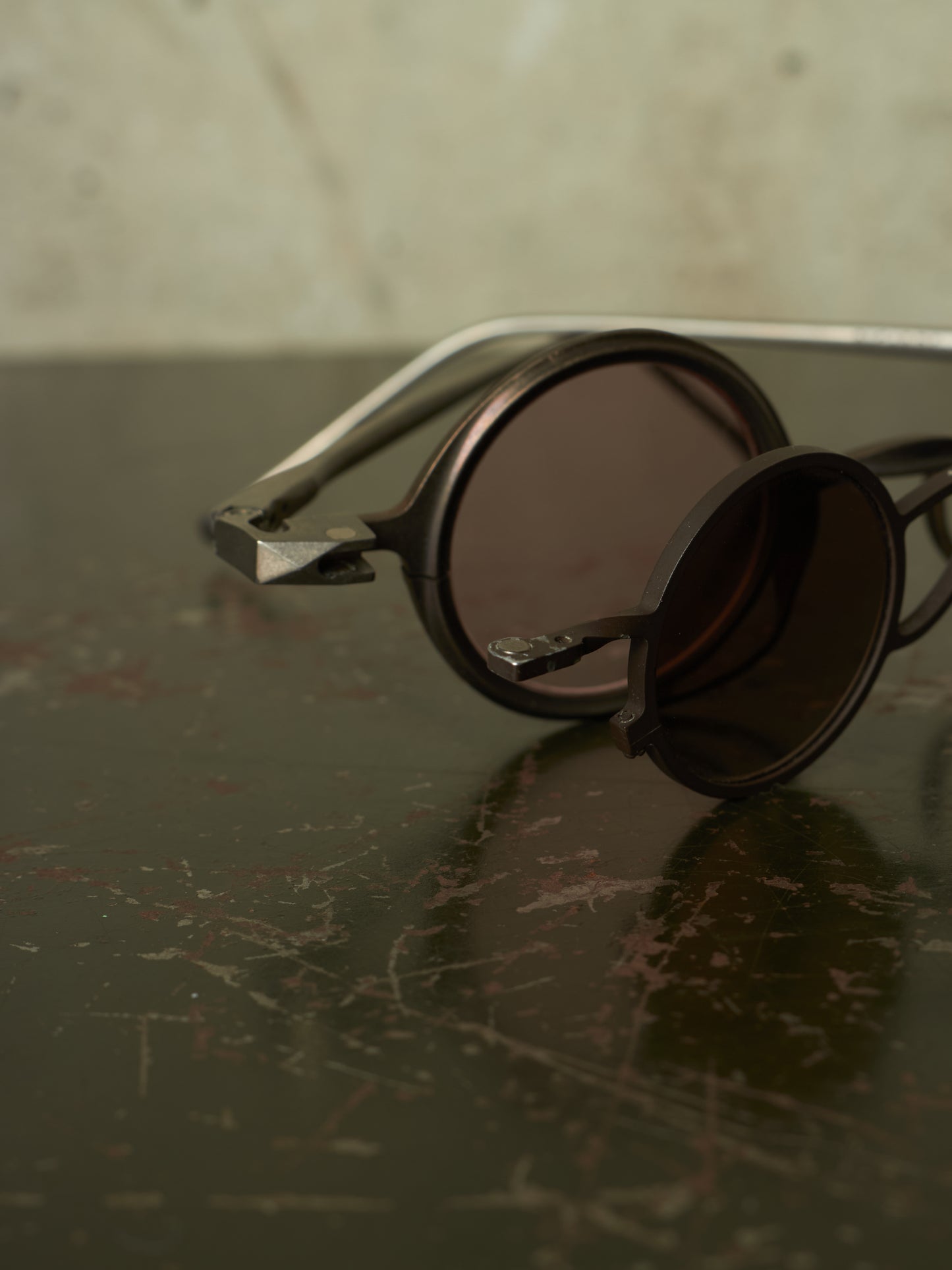 RIGARDS 'RG0105TI' Vintage Titanium Frame Rose / Grey Lens Clip-on Sunglasses