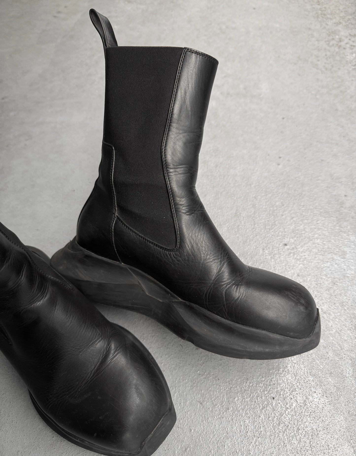 Rick Owens SS23 "EDFU" Geth Beatle Chelsea Leather Boots