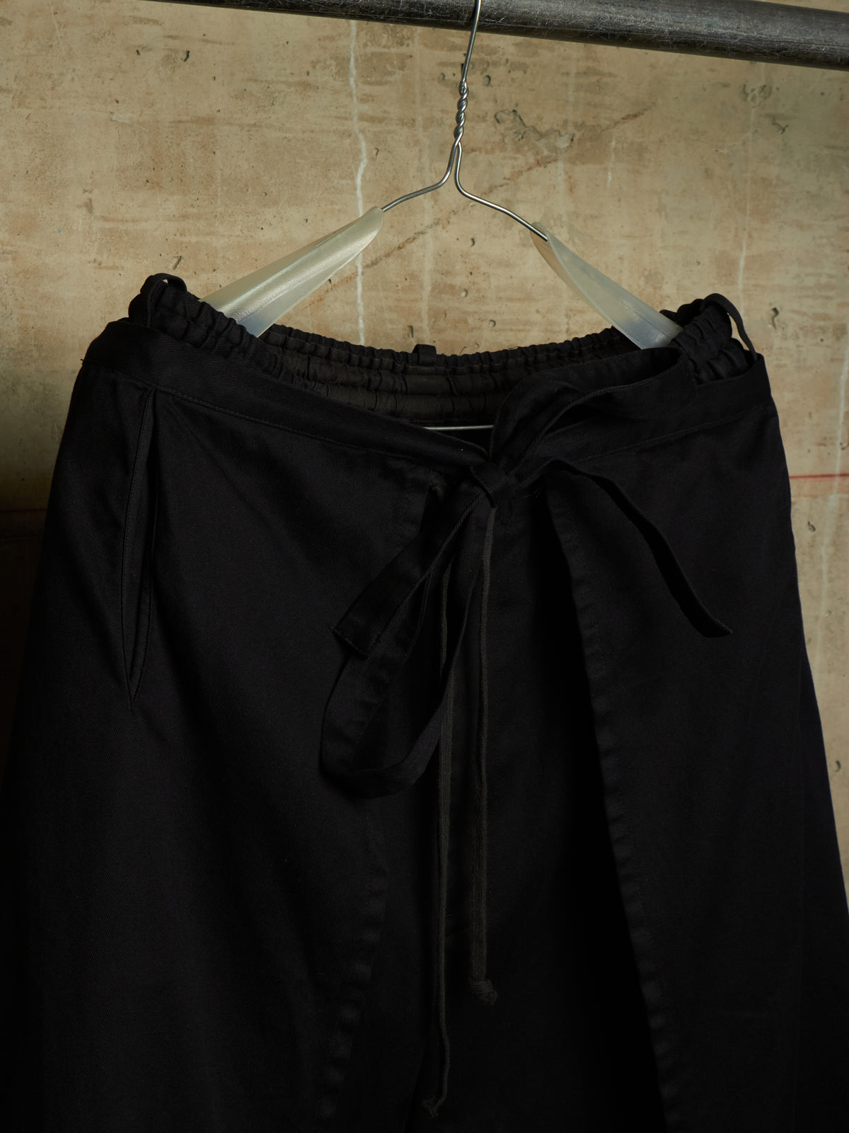 S'YTE by Yohji Yamamoto 2010s Black Cotton Twill Cropped Wrap Pants