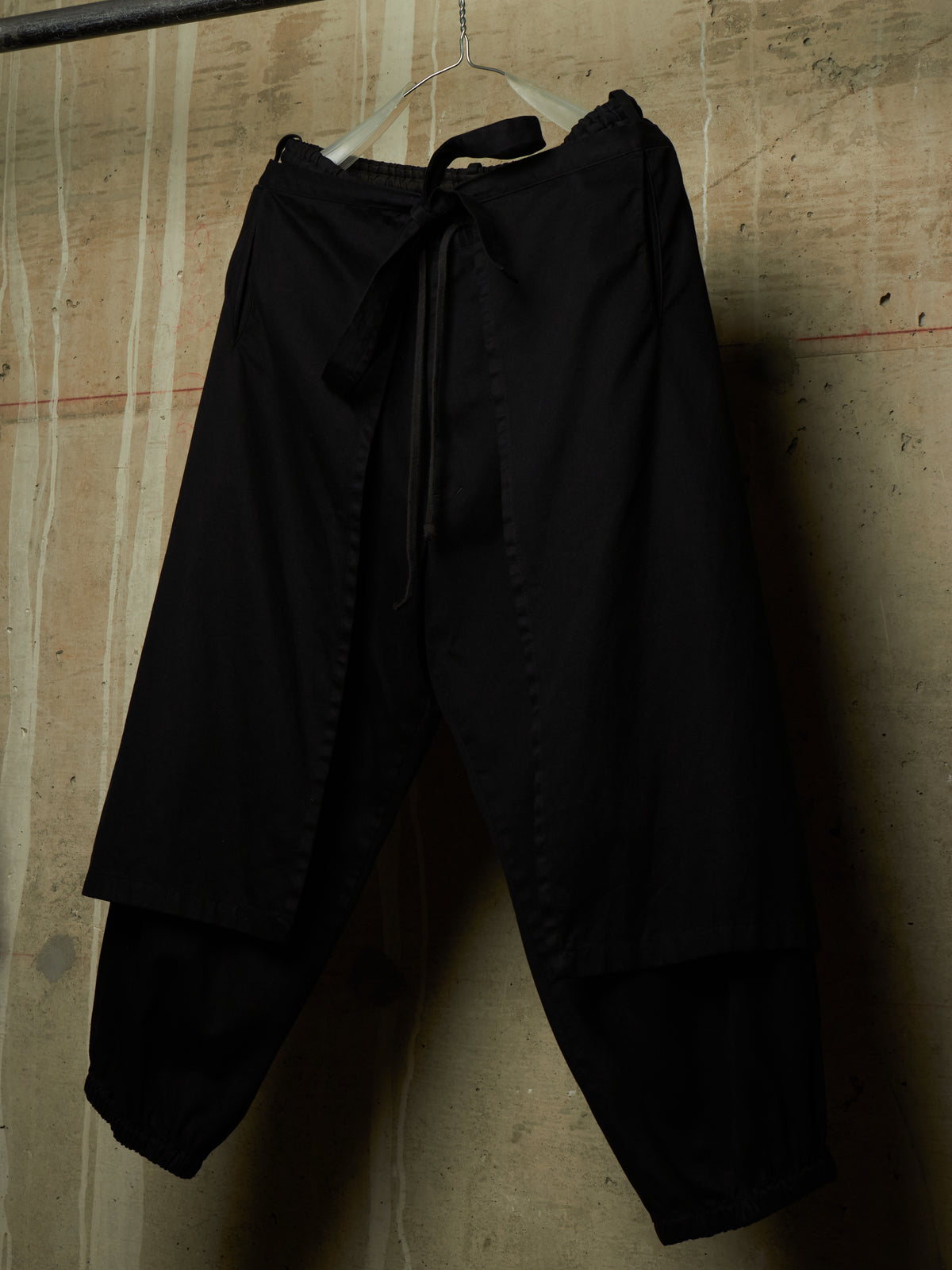 S'YTE by Yohji Yamamoto 2010s Black Cotton Twill Cropped Wrap Pants