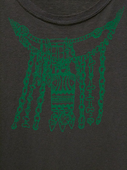 Green chain design on a black shirt