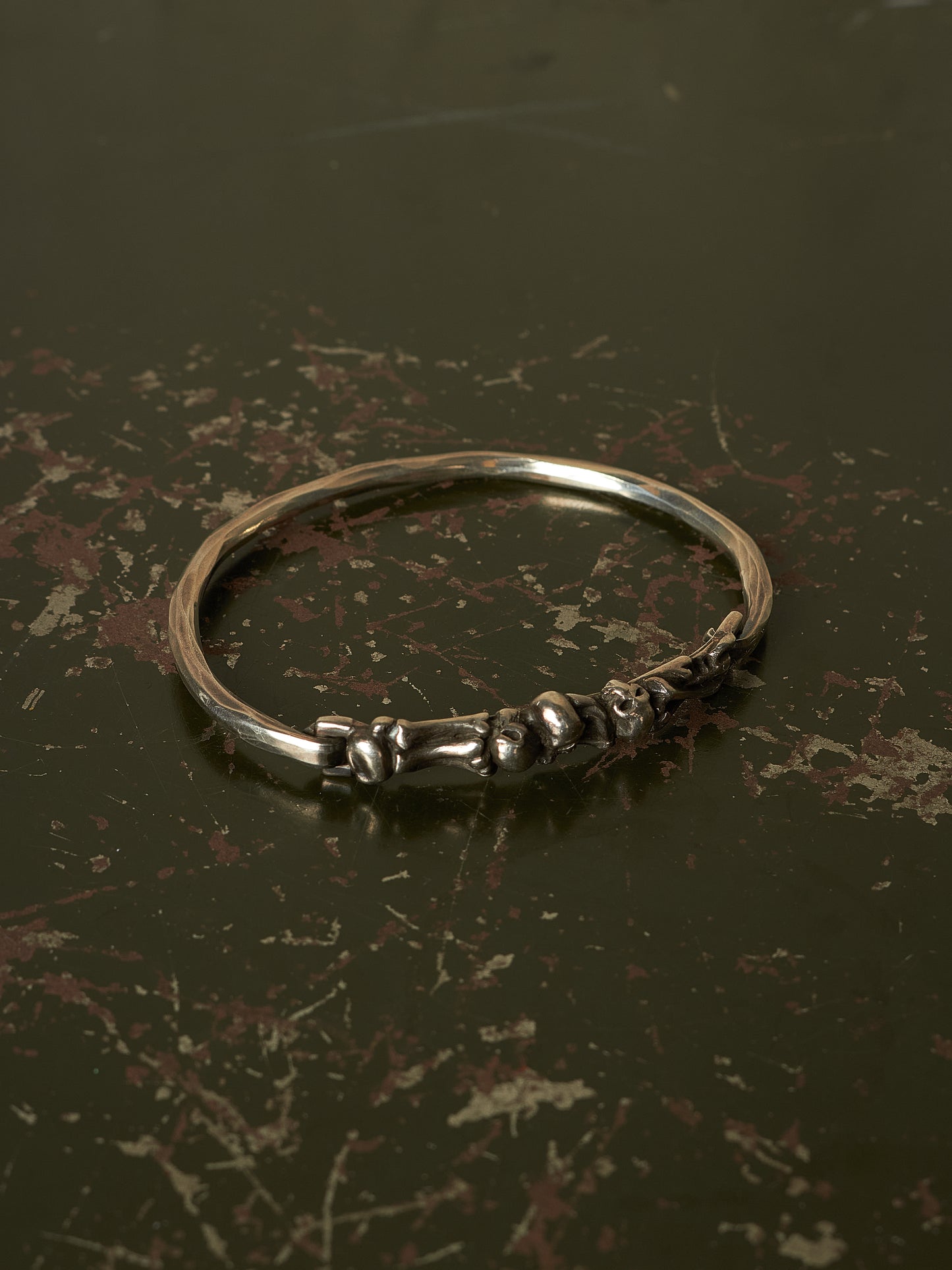 WERKSTATT:MÜNCHEN 2010s .925 Silver Skull & Bones Hook Bracelet (Older Model)