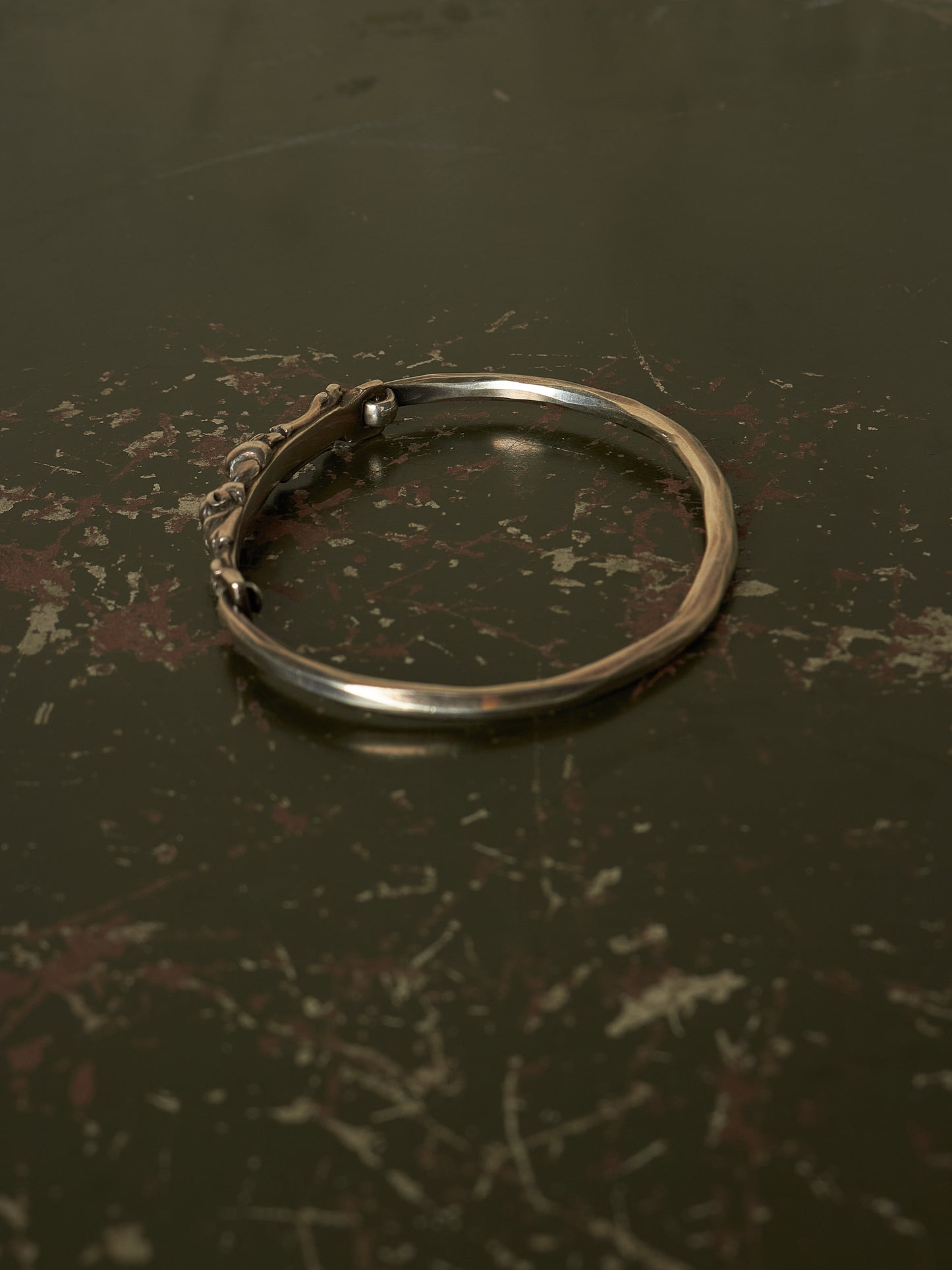 WERKSTATT:MÜNCHEN 2010s .925 Silver Skull & Bones Hook Bracelet (Older Model)