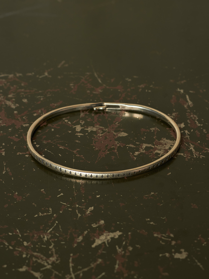 WERKSTATT:MÜNCHEN 'M2640SIPA' .925 Silver Cross Pattern Hook Bangle