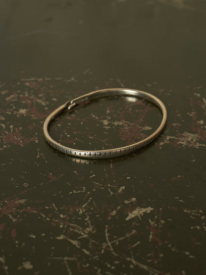 WERKSTATT:MÜNCHEN 'M2640SIPA' .925 Silver Cross Pattern Hook Bangle