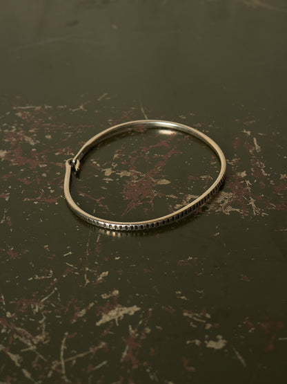 WERKSTATT:MÜNCHEN 'M2640SITR' .925 Silver Trace Hook Bangle (Older Model)