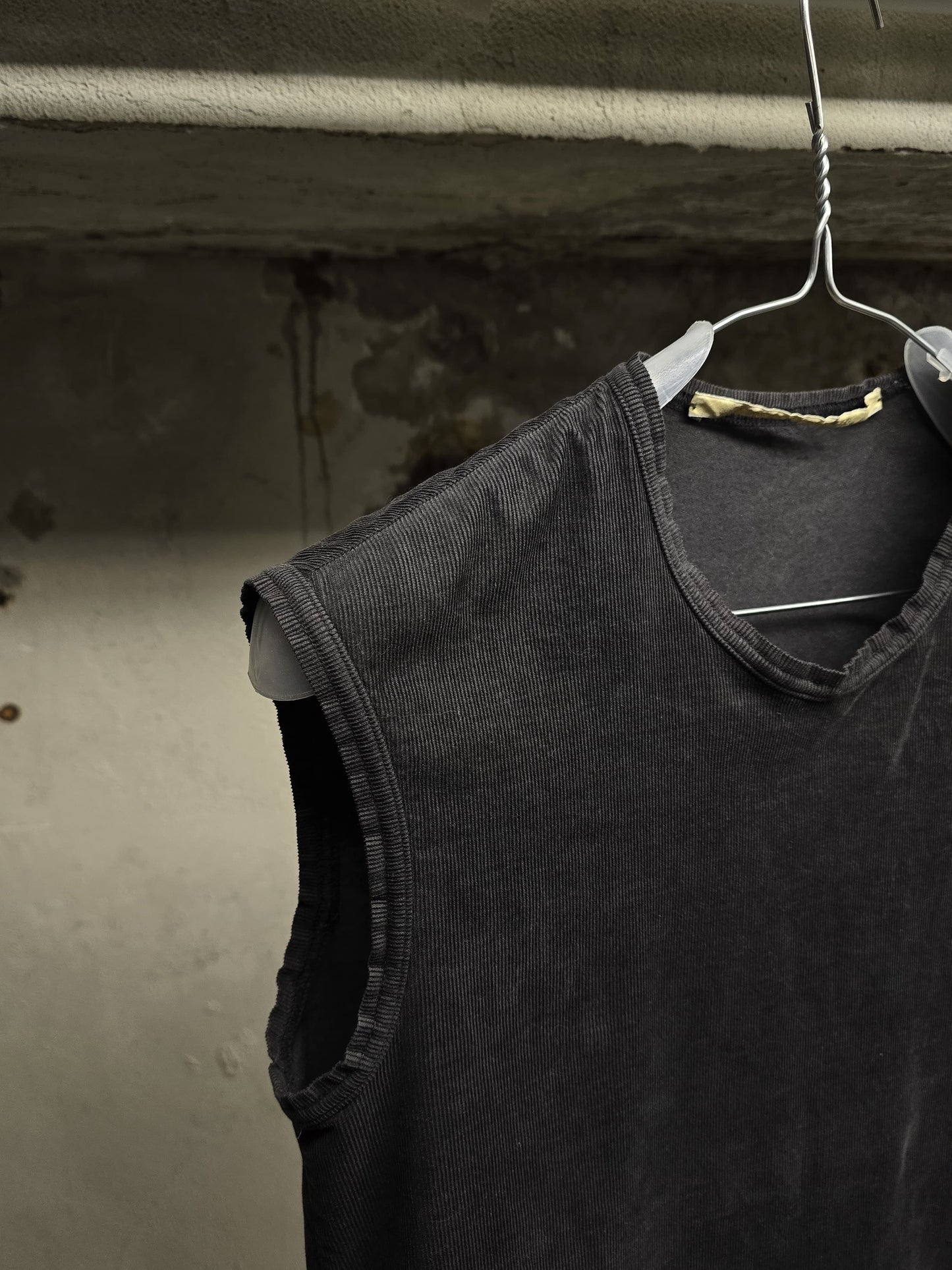 Carol Christian Poell AW00-01 "NEEDLE" Grey Corduroy Tank Top detail | DRIEW GARMENTS