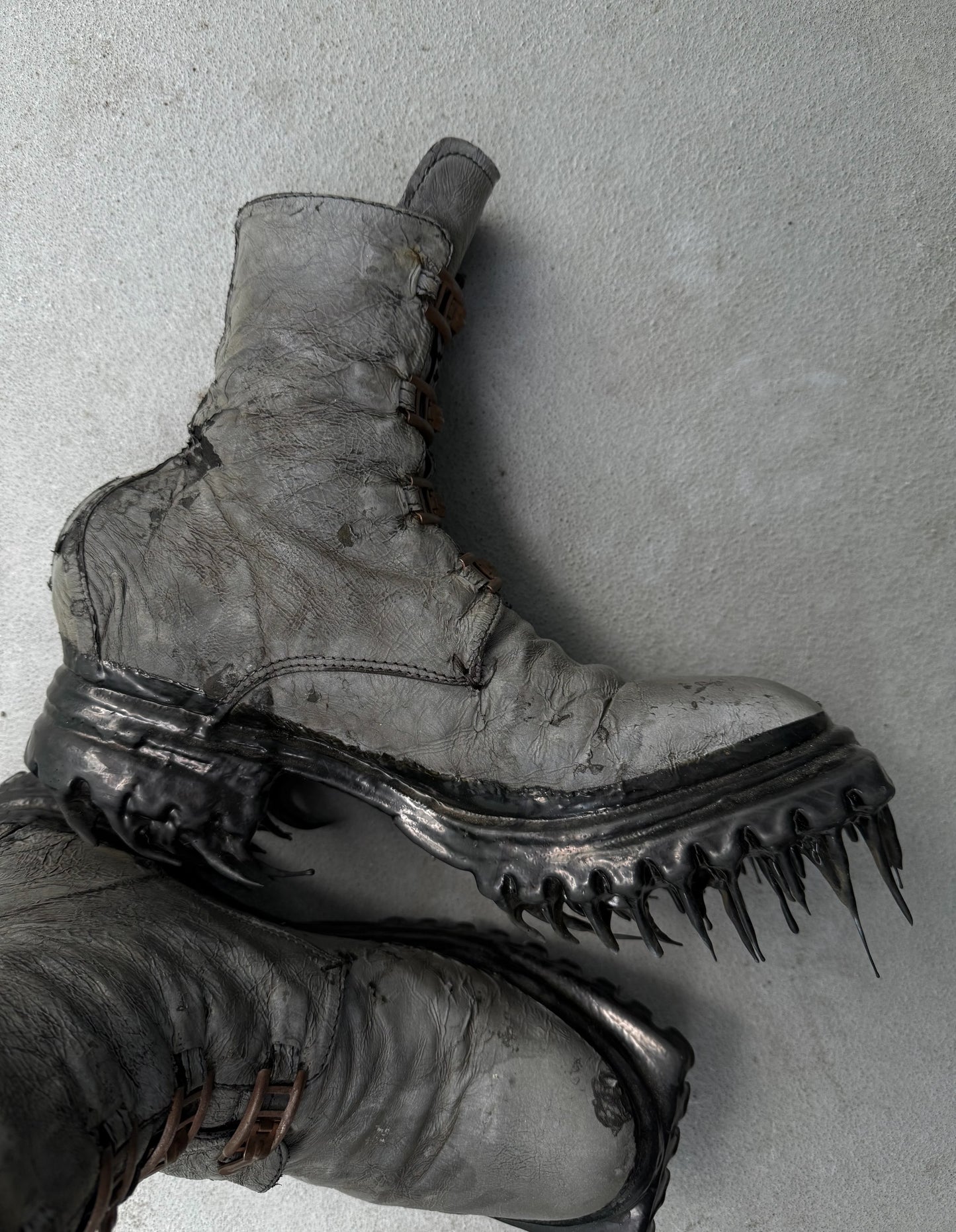 Carol Christian Poell ‘AM/2759P-IN XDERMA-PTC/010’ Reflective Kangaroo Leather Spur-Biter Prosthetic Buckle Drip Boots