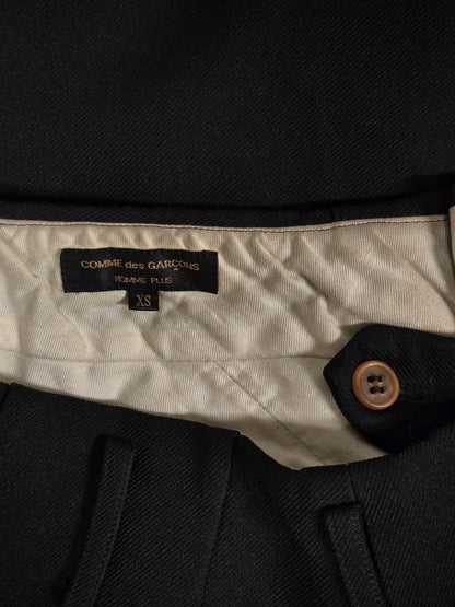 COMME des GARÇONS HOMME PLUS AW18 Garment-Dyed Poly Ballon Shorts