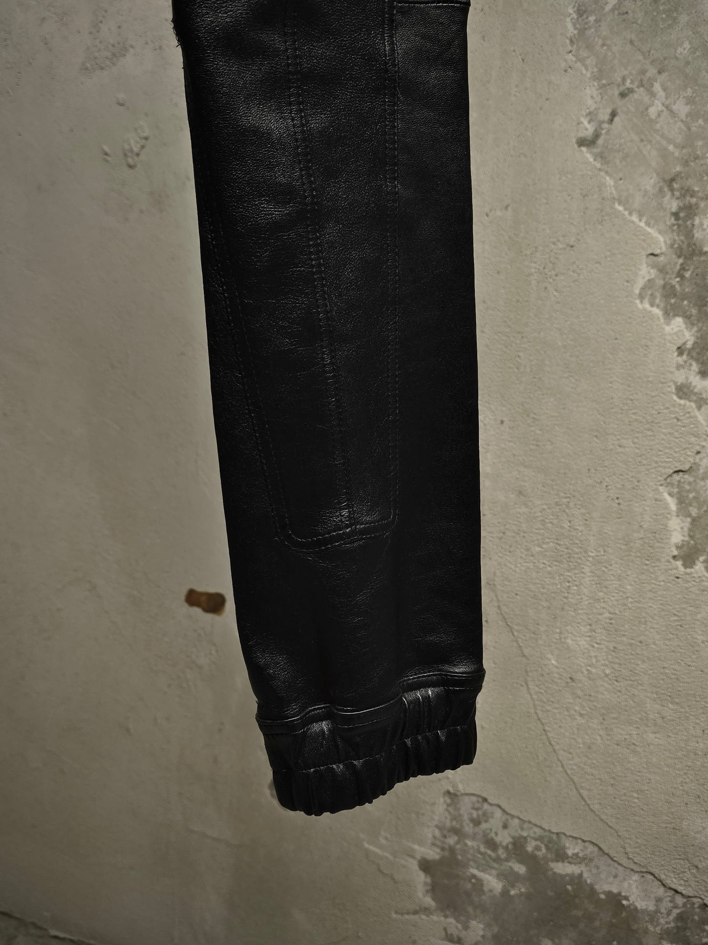 Rick Owens AW19 "LARRY" Lambskin Leather Stretch Cargo Joggers detail | DRIEW GARMENTS