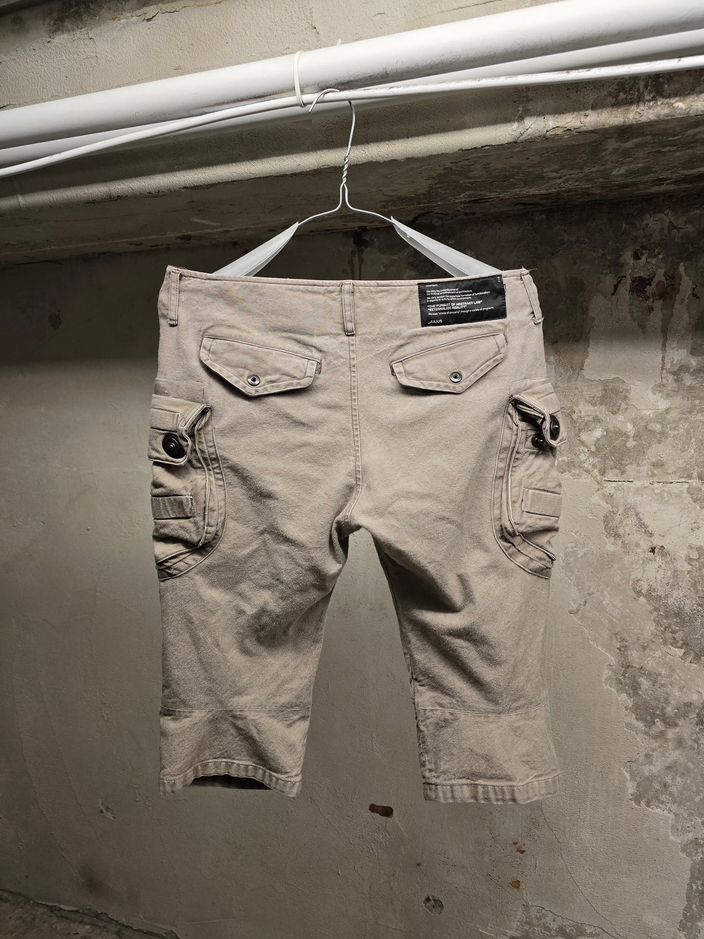 Julius_7 AW10-11 "goth_ik;" Grey Cotton Serge Gas-Mask Cargo Shorts