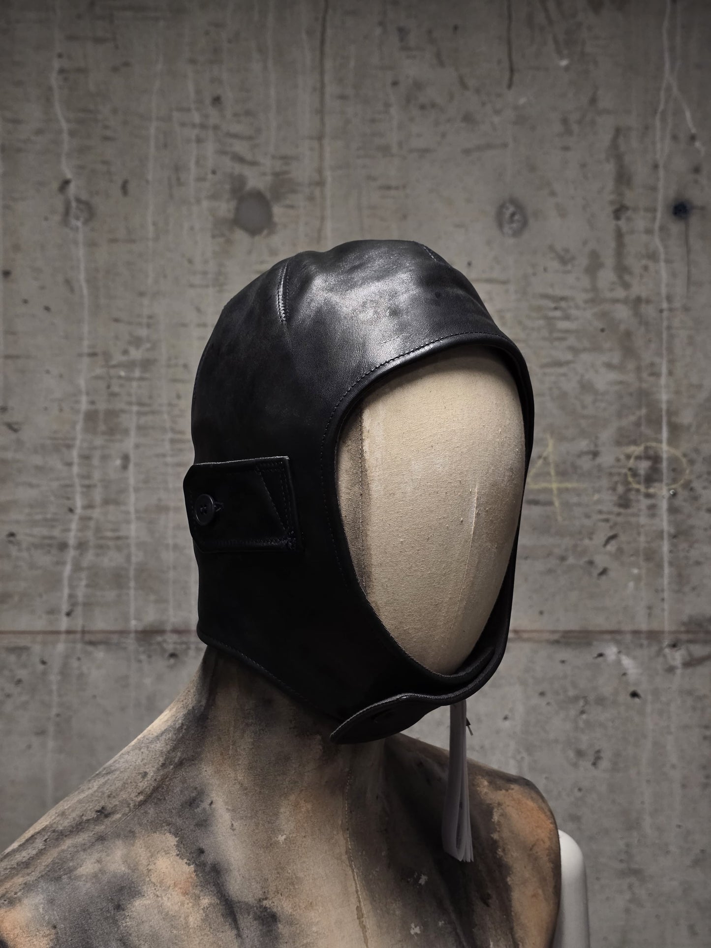 DEEPTI Collection °025-026 'LA–175R RAF-98' Padded One-piece Horse Leather Aviator Hat