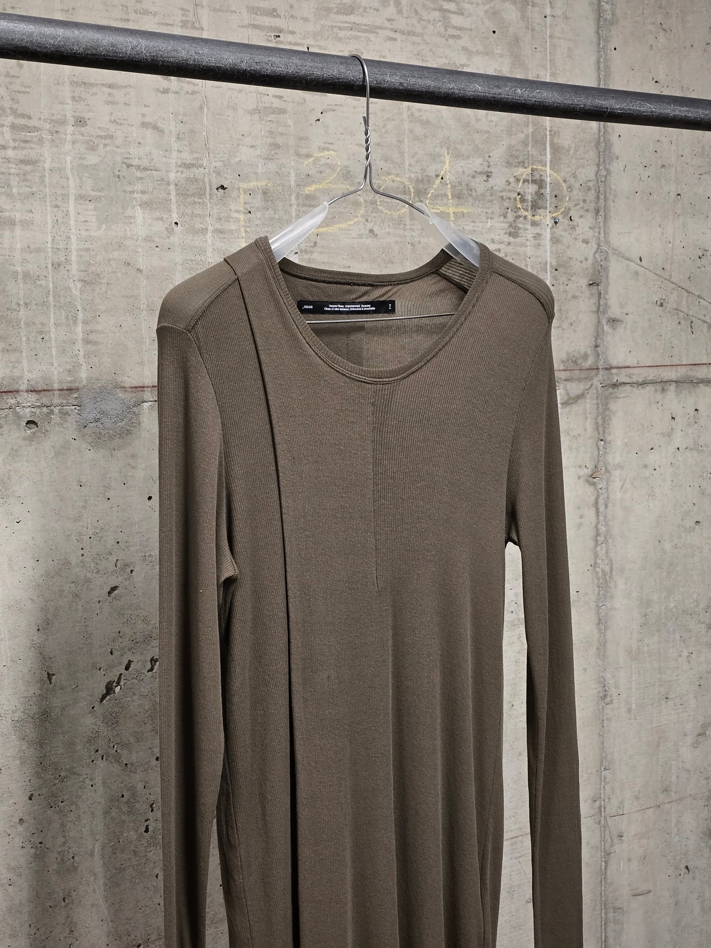 Julius_7 AW25 "EUROPA;" Olive High Twist Rib Knit Cotton Long-sleeves