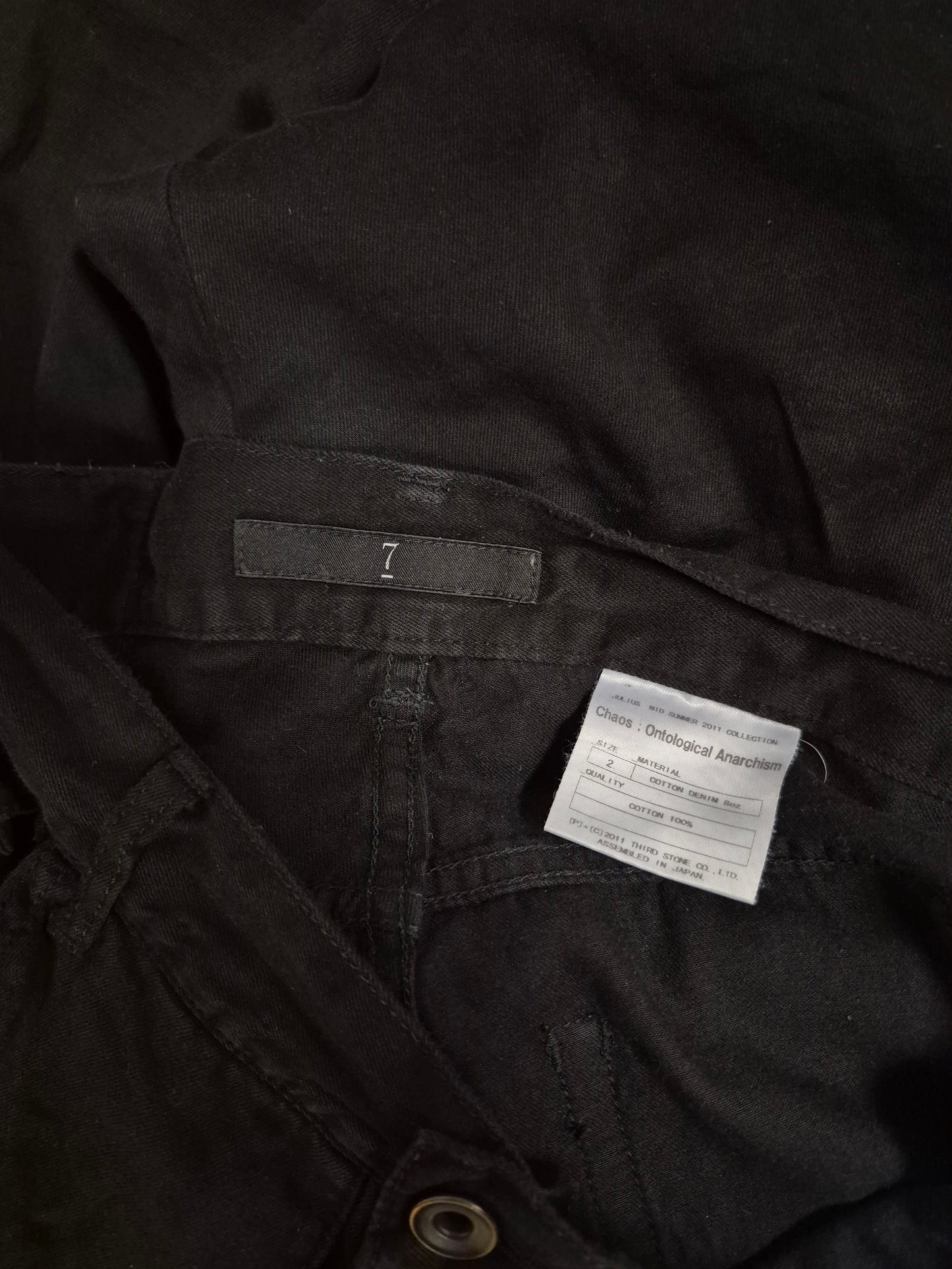 Julius_7 SS11 “Chaos ; Ontological Anarchism” Black 8oz Cotton Denim Distressed Gas-Mask Cargo Capris